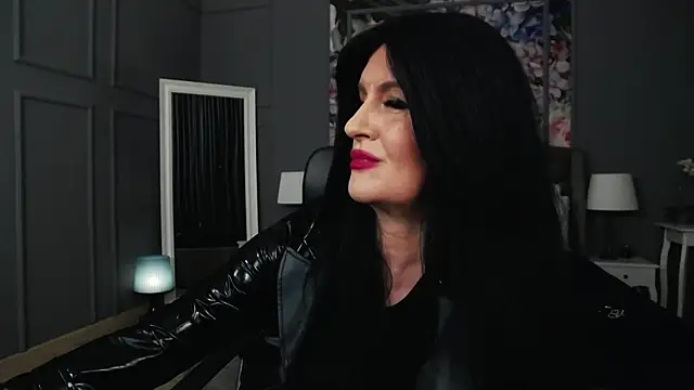 DomMelissaW online show from 6, 11, 2025