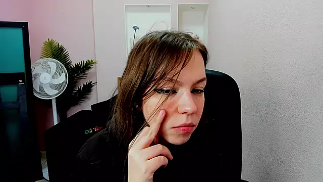 Persephoni online show from 2, 3, 2025