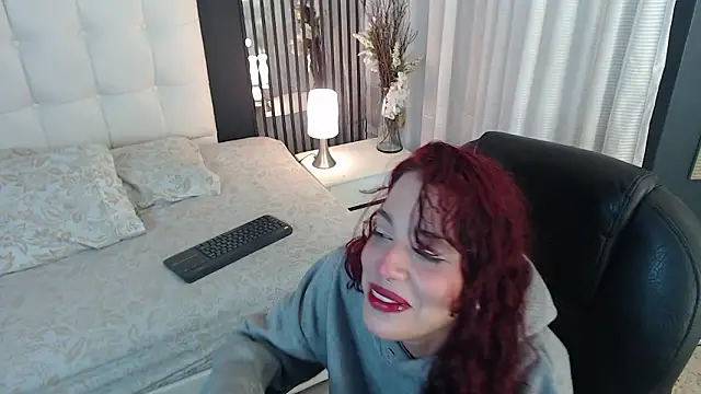 LiaVillalobos online show from 10, 2, 2026