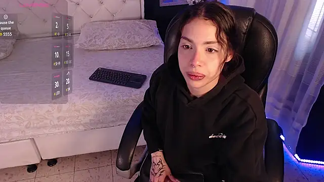 LiaVillalobos online show from 15, 10, 2025