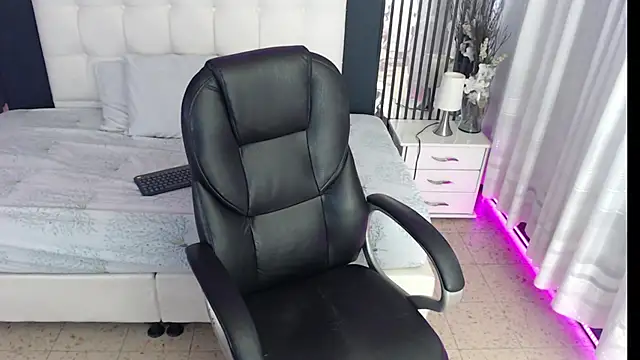 LiaVillalobos online show from 15, 1, 2026