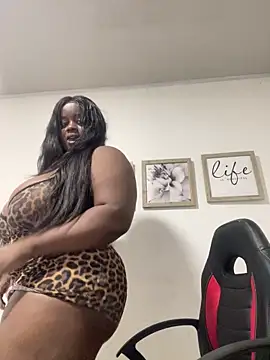 Snapshot of sharik-browns chatting on 22, 5, 2026 sharik-browns online show from 22, 5, 2026