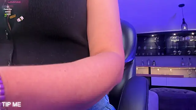 SophieBarnett online show from 4, 4, 2026