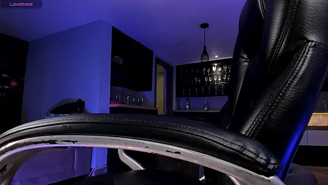 SophieBarnett online show from 4, 11, 2025