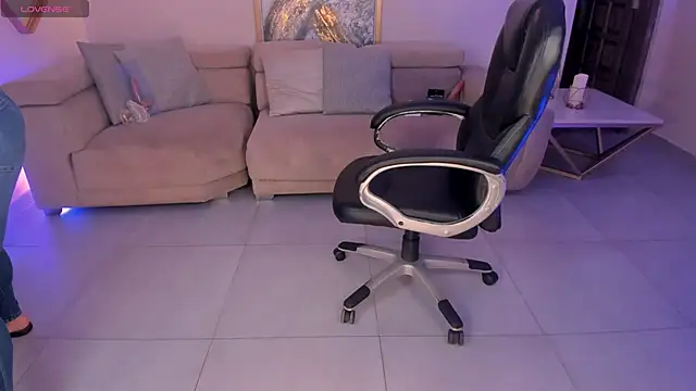 SophieBarnett online show from 1, 12, 2025