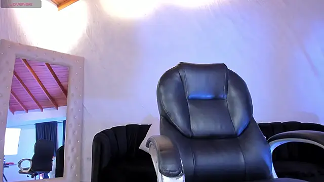 SophieBarnett online show from 6, 6, 2026