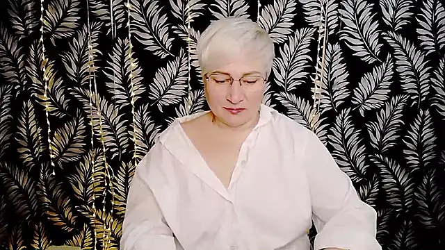 Olivia playful online show from 17, 5, 2026