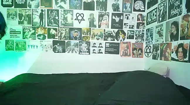 Snapshot of BonnieStardust chatting on 4, 1, 2025 BonnieStardust online show from 4, 1, 2025