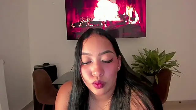 brunetenikole02 online show from 18, 3, 2025