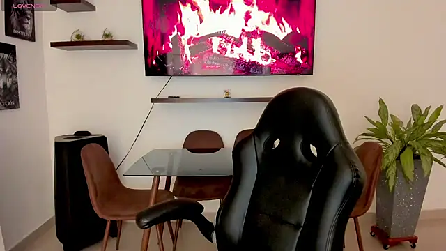 brunetenikole02 online show from 16, 9, 2025