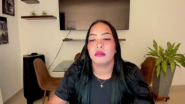 brunetenikole02 online show from 25, 9, 2025