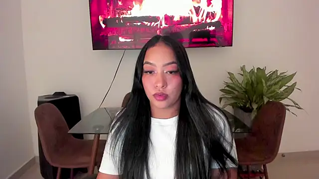 brunetenikole02 online show from 14, 3, 2025