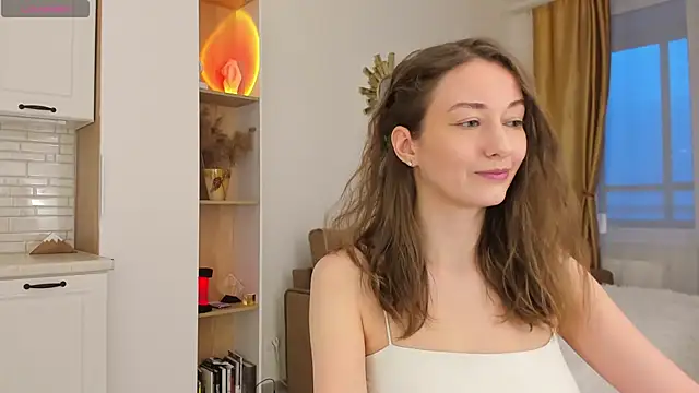 Kelly Summers online show from 4, 3, 2025