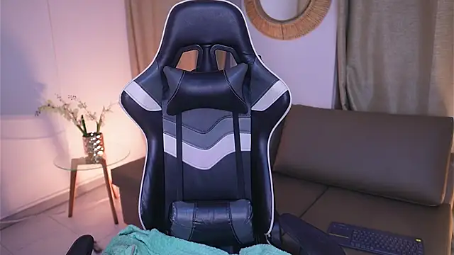 dianebleu online show from 22, 3, 2025