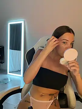 Snapshot of julia_fly chatting on 15, 6, 2026 julia fly online show from 15, 6, 2026