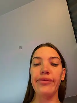 Snapshot of julia_fly chatting on 7, 7, 2026 julia fly online show from 7, 7, 2026