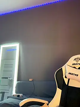 julia fly online show from 7, 1, 2026