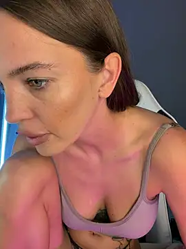 Snapshot of julia_fly chatting on 28, 6, 2026 julia fly online show from 28, 6, 2026