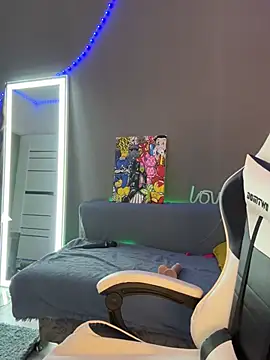 julia fly online show from 27, 2, 2025