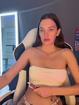 julia fly online show from 11, 10, 2025