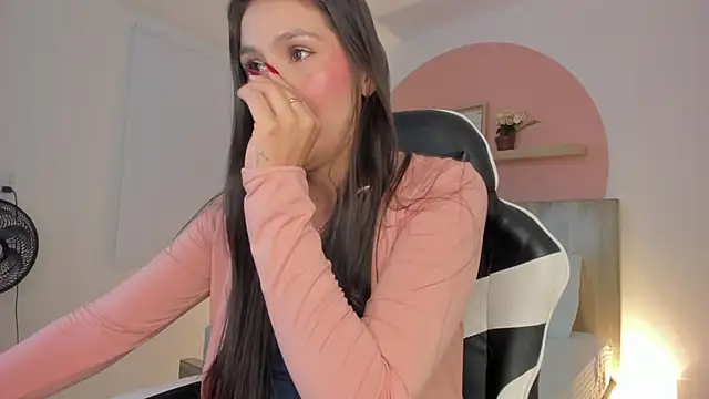 dominique25  online show from 8, 10, 2025