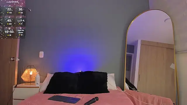 dominique25  online show from 22, 3, 2025