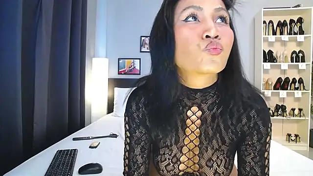 Hotbeebee online show from 4, 6, 2026