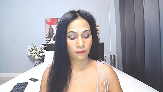 Hotbeebee online show from 26, 2, 2025