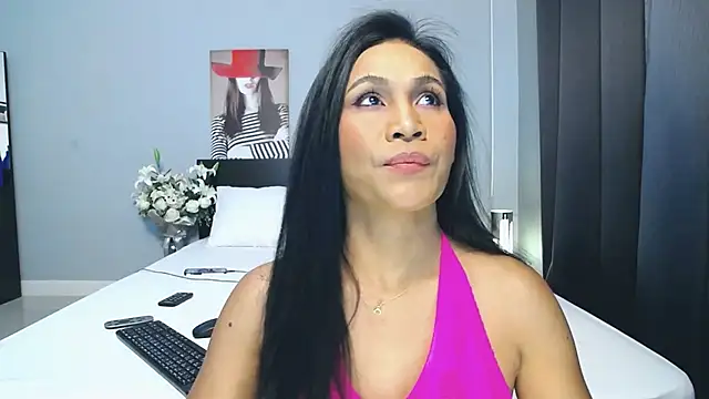 Hotbeebee online show from 2, 3, 2025