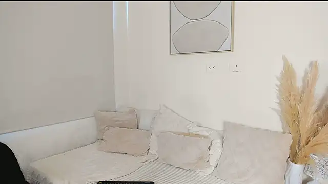 ZOEGARNER01 online show from 9, 11, 2025