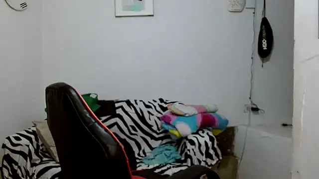 angelamarie1 online show from 7, 4, 2026