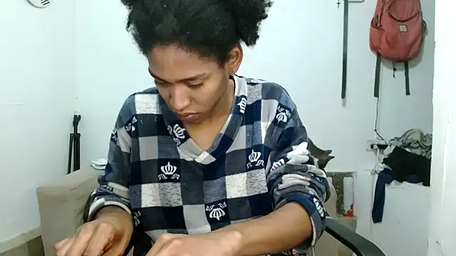 angelamarie1 online show from 12, 9, 2025