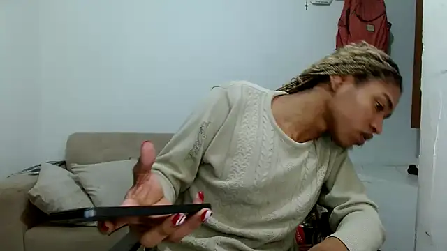 Snapshot of angelamarie1 chatting on 18, 12, 2025 angelamarie1 online show from 18, 12, 2025