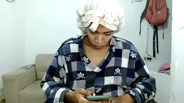 Snapshot of angelamarie1 chatting on 5, 12, 2025 angelamarie1 online show from 5, 12, 2025