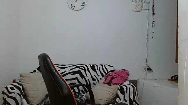 angelamarie1 online show from 9, 6, 2026