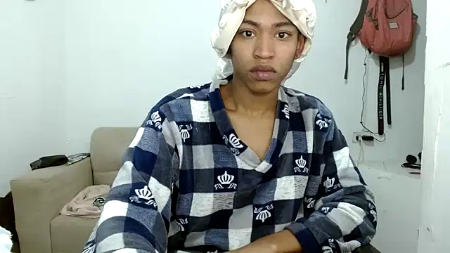 Snapshot of angelamarie1 chatting on 4, 12, 2025 angelamarie1 online show from 4, 12, 2025