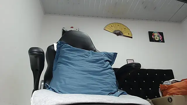Snapshot of pamelabigcock69 chatting on 31, 5, 2026 pamelabigcock69 online show from 31, 5, 2026