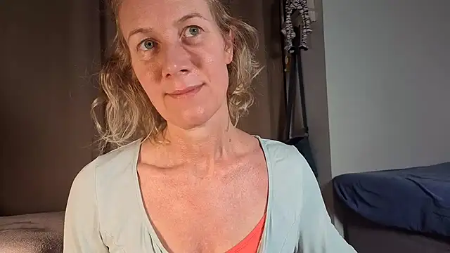 Snapshot of Lola_Belgium chatting on 14, 7, 2026 Lola Belgium online show from 14, 7, 2026