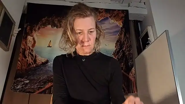 Snapshot of Lola_Belgium chatting on 12, 6, 2026 Lola Belgium online show from 12, 6, 2026