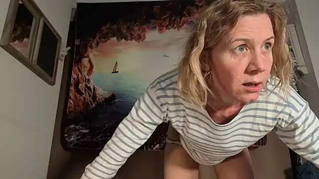 Snapshot of Lola_Belgium chatting on 24, 5, 2026 Lola Belgium online show from 24, 5, 2026