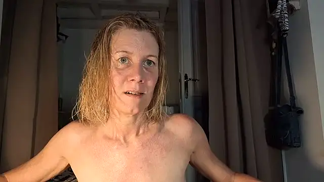 Snapshot of Lola_Belgium chatting on 27, 6, 2026 Lola Belgium online show from 27, 6, 2026