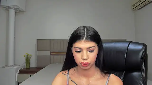 Sierra Halle online show from 30, 11, 2025