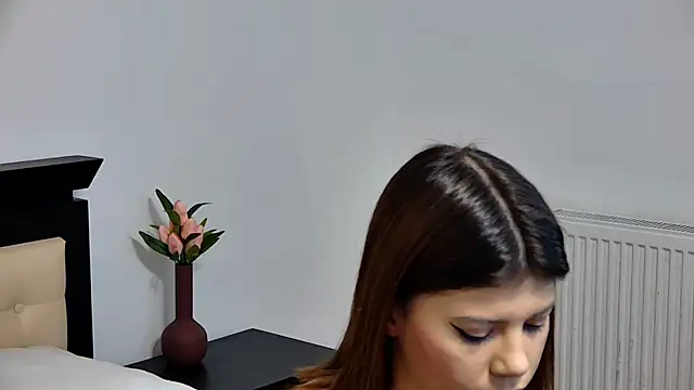 Sierra Halle online show from 19, 3, 2025