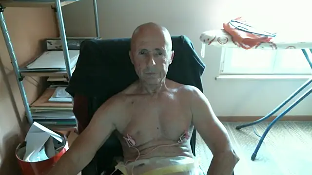 Snapshot of olibrius71 chatting on 21, 5, 2026 olibrius71 online show from 21, 5, 2026