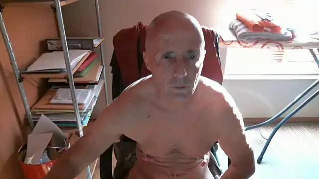 Snapshot of olibrius71 chatting on 22, 3, 2026 olibrius71 online show from 22, 3, 2026