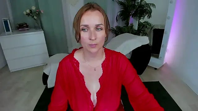 Snapshot of Karinella_x chatting on 10, 6, 2026 Karinella x online show from 10, 6, 2026
