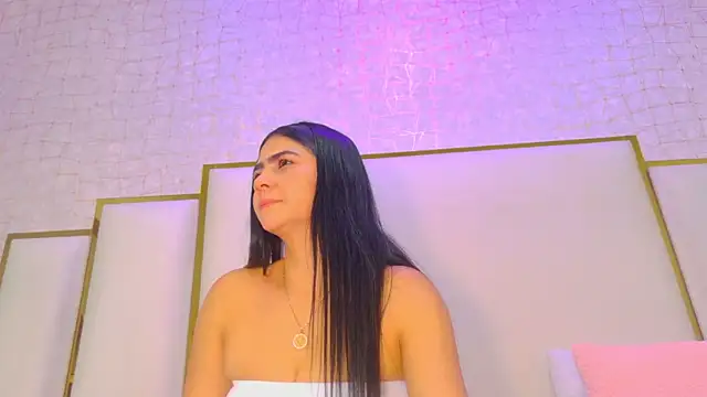 Snapshot of paola_rodriguez chatting on 19, 6, 2026 paola rodriguez online show from 19, 6, 2026