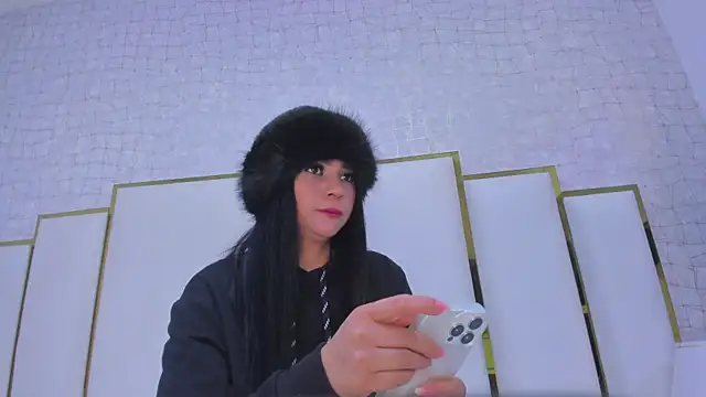 Snapshot of paola_rodriguez chatting on 4, 10, 2025 paola rodriguez online show from 4, 10, 2025