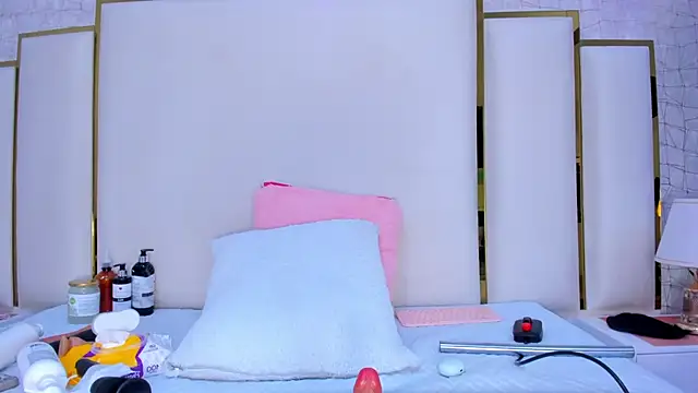 Snapshot of paola_rodriguez chatting on 16, 9, 2025 paola rodriguez online show from 16, 9, 2025