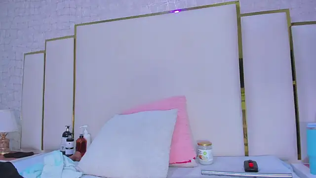 Snapshot of paola_rodriguez chatting on 6, 10, 2025 paola rodriguez online show from 6, 10, 2025